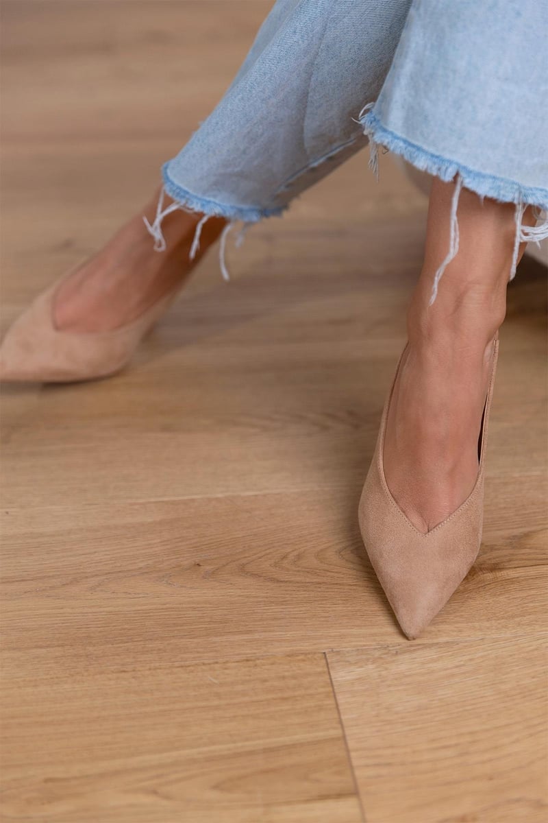 Décolleté estilo slingback