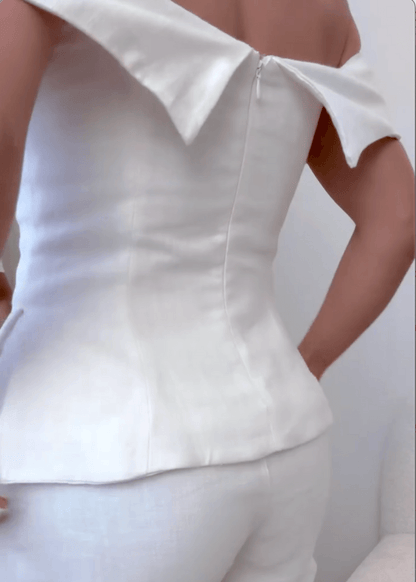 Natalia – Conjunto blanco de pureza elegante
