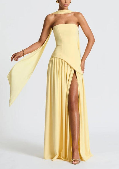 Maxi Vestido Sin Tirantes con Abertura Elegante