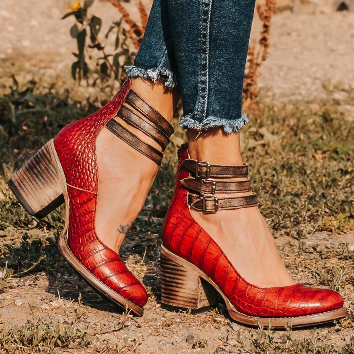 Zapatos de Tacón Grueso con Múltiples Tiras